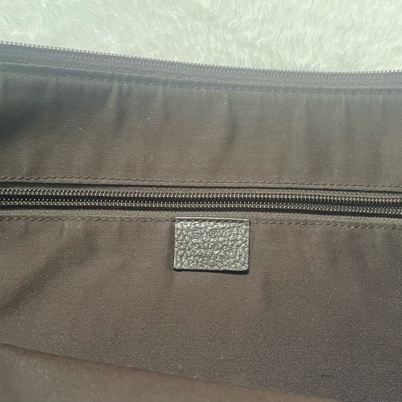 Gucci GG Nylon Messenger - Picture 6 of 8